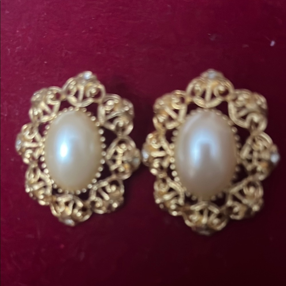 Vintage Gold and Cream Pearl Filigree Earrings